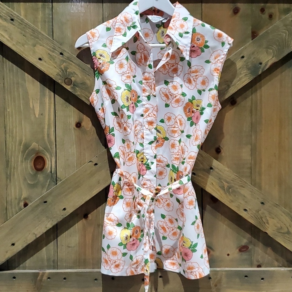 VINTAGE MISS POLLY SLEEVELESS BLOUSE TOP WITH FLORAL PRINT BUTTONDOWN MOD - Picture 2 of 11